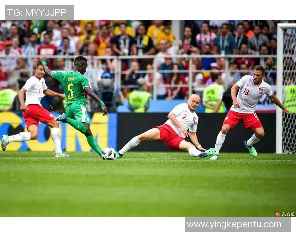 世界杯精彩对决曼联与多特蒙德1比1平局乌龙球引发全场热烈反响