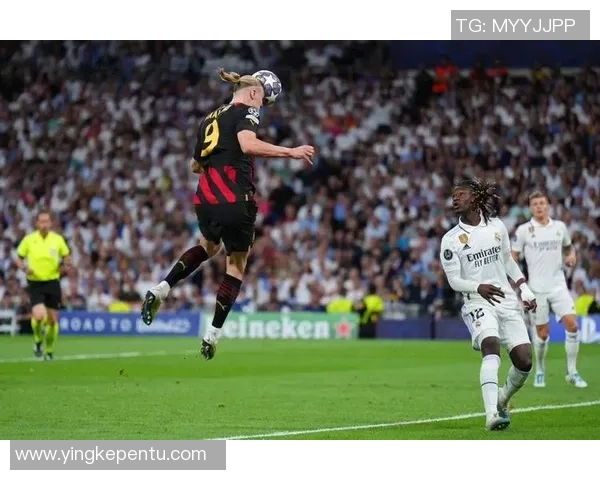 欧冠激战：拜仁主场3-0战胜曼城神奇扑救引爆全场激情