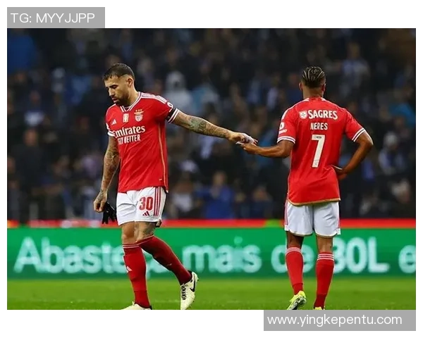 欧联杯精彩对决本菲卡绝杀里昂引爆全场激情时刻回顾