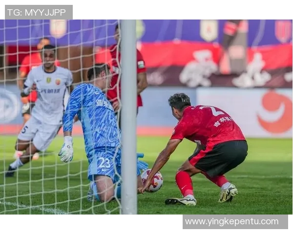 中超热战曼联逆转尤文图斯乌龙球成比赛转折点引发转会热议